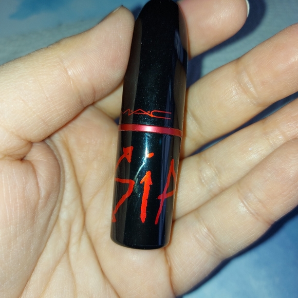 Mac cosmetics viva glam Sia lipstick - Picture 2 of 3